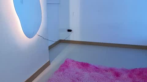 Ash             INDEPENDET MODEL  online show from September 17, 3:10 am