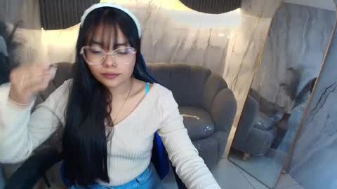 Aisha online show from March 21, 7:18 pm