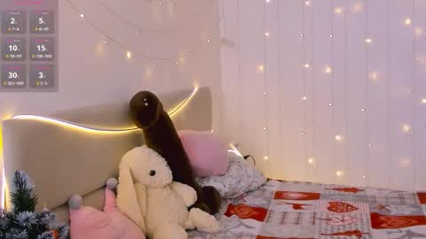 Aisha online show from January 19, 9:30 am