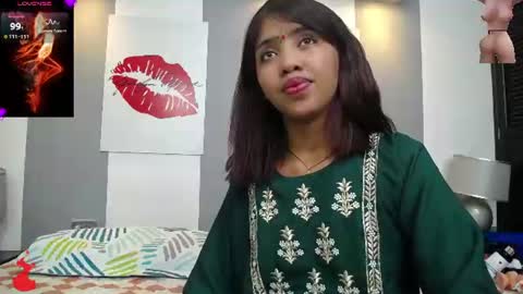 AISHA online show from June 23, 8:04 pm