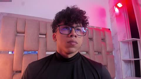 akazaboy online show from November 4, 5:42 am