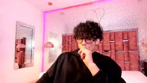 akazaboy online show from April 27, 6:11 am