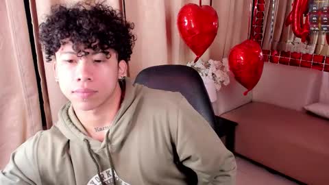 akazaboy online show from February 18, 5:07 am