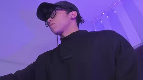 akazaboy online show from March 13, 5:00 am