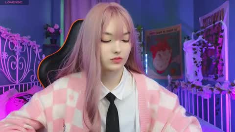 Akemi online show from February 22, 1:24 pm