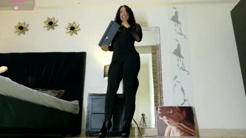 Akemi online show from April 1, 8:06 pm