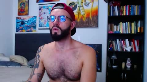 Snapshot of akiles_r chatting on October 23, 11:05 pm akiles online show from October 23, 11:05 pm