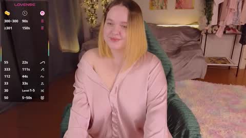 Aki online show from November 25, 5:12 pm