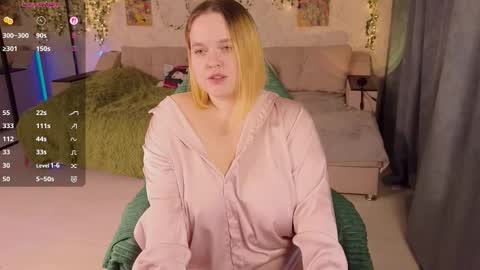 Aki online show from October 5, 2:35 pm