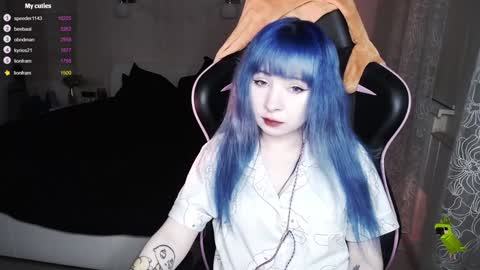 akirahartyx online show from January 30, 2:04 pm