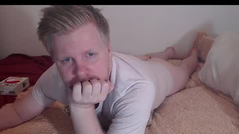 aktavian_w online show from June 30, 6:39 pm