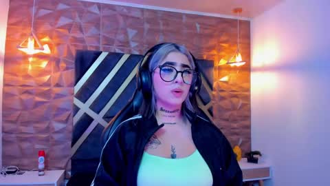 ALAHIA online show from September 29, 11:20 am