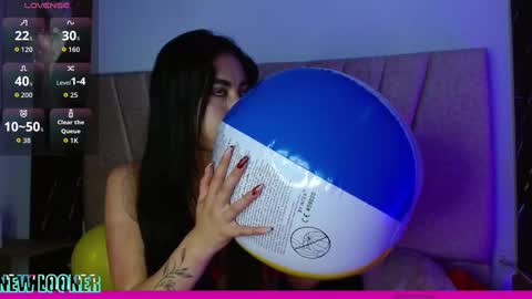 Alahia sweet official online show from October 5, 8:05 pm