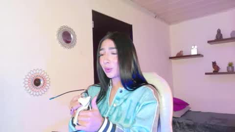 Maeve  online show from January 16, 11:30 am