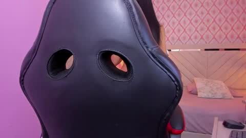 Snapshot of alana_watsonn chatting on September 24, 12:45 pm  ALANA online show from September 24, 12:45 pm