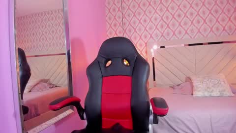 Snapshot of alana_watsonn chatting on September 20, 1:03 pm  ALANA online show from September 20, 1:03 pm