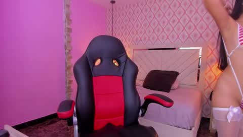 Snapshot of alana_watsonn chatting on October 14, 12:41 pm  ALANA online show from October 14, 12:41 pm