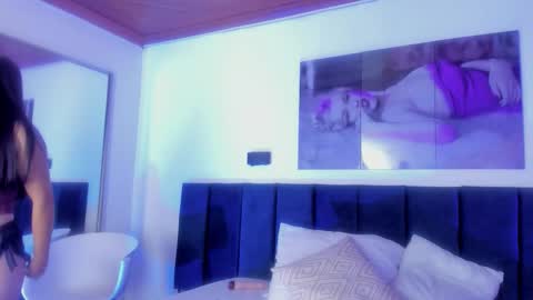 AlanaaScott  online show from December 18, 2:34 pm