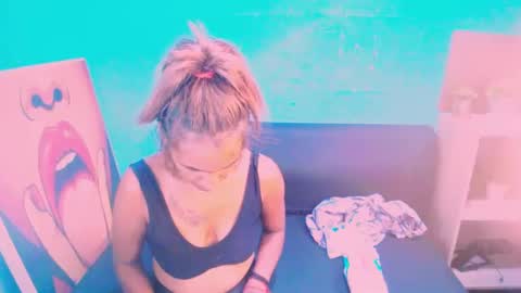 alanadelray online show from February 6, 8:07 am