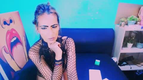 alanadelray online show from February 3, 8:02 am