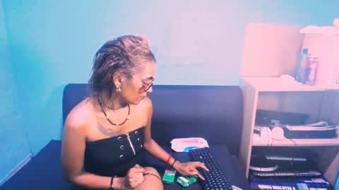 alanadelray online show from March 12, 11:42 am