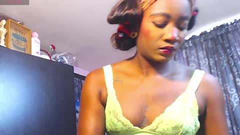 Alanalaurent15 online show from April 11, 1:59 pm