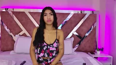 alanaortiz_ online show from February 9, 8:00 pm