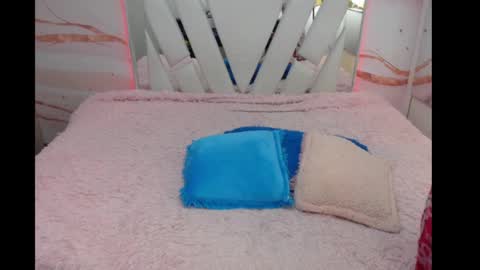 Alanasx online show from March 4, 10:40 pm