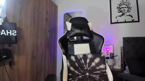 alannaughty_ online show from January 15, 12:08 am