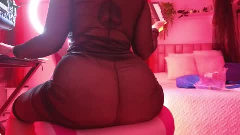 albaandthayron online show from November 1, 12:15 pm