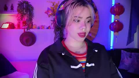 albaandthayron online show from March 14, 12:09 pm