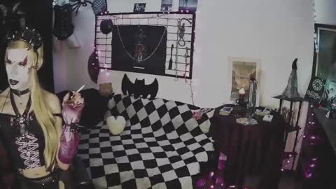 Mistic witch online show from March 12, 2:41 am