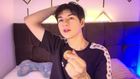 ale_aurarashi online show from April 11, 12:42 pm