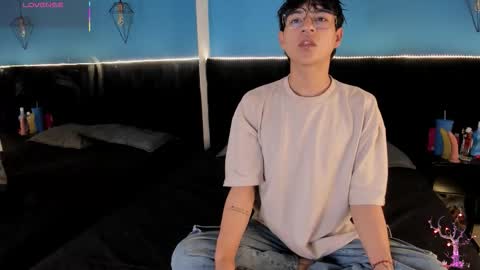 Snapshot of ale_aurarashi chatting on September 19, 10:08 am ale_aurarashi online show from September 19, 10:08 am