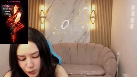 aleja online show from November 7, 8:55 pm