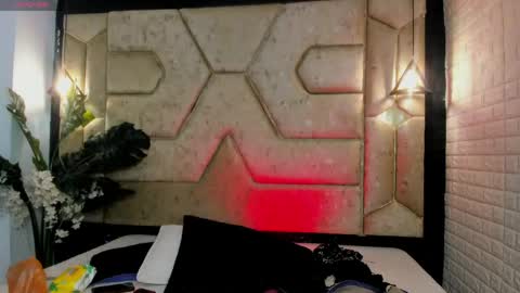 aleja__slav3 online show from May 5, 9:20 pm