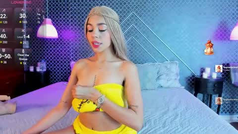 aleja_bloom online show from April 17, 11:56 am