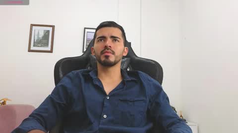 alejandroo_7 online show from October 4, 3:10 pm