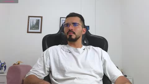 alejandroo_7 online show from September 27, 8:50 pm