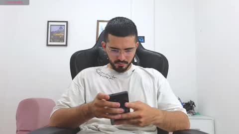 alejandroo_7 online show from December 21, 7:53 pm