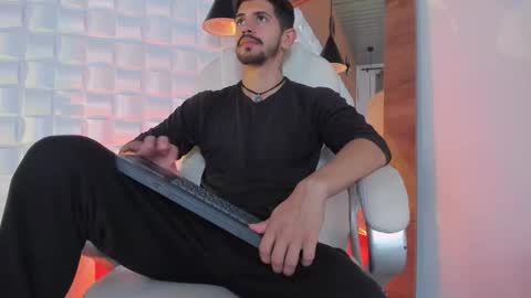 Alejo  online show from October 20, 9:09 pm