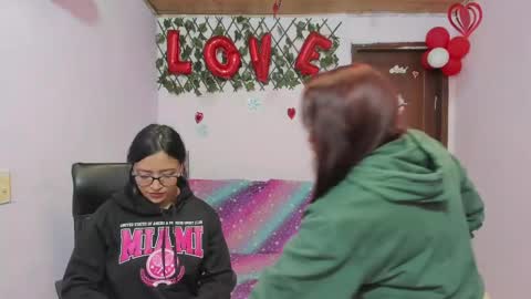 zoe and Kataleya online show from March 7, 3:18 pm