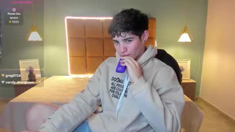 ALejoo Saenz online show from November 10, 3:20 am