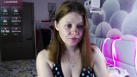 Snapshot of alekasamui chatting on September 23, 9:43 pm Aleksa online show from September 23, 9:43 pm