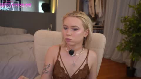 Lexi online show from March 4, 3:14 am