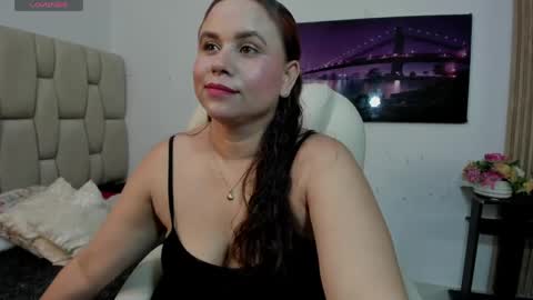 alennax online show from May 27, 12:35 pm