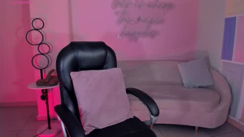 ALESSA ROMERO  online show from January 16, 8:40 pm