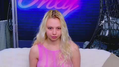 alessiacroft online show from May 26, 4:07 am