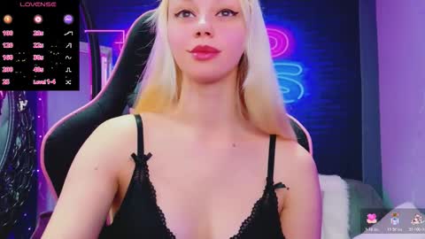 alessiacroft online show from March 8, 5:33 am