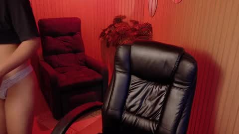 alessiamonroe_ online show from April 7, 8:22 pm